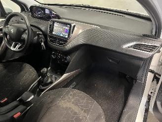 Peugeot 2008 2008 (CU) MPV 1.2 Vti 12V PureTech 82 (EB2F(HMZ)) [60kW]  (03-2013/12-=
2018) picture 12