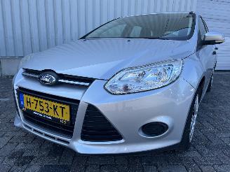 Damaged car Ford Focus Focus 3 Wagon Combi 1.0 Ti-VCT EcoBoost 12V 100 (M2DA(Euro 5)) [74kW] =
 (02-2012/05-2018) 2013/11