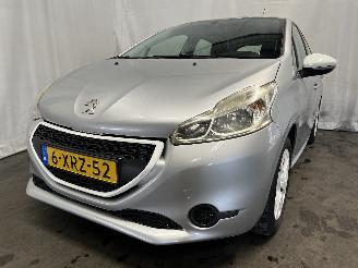 skadebil auto Peugeot 208 208 I (CA/CC/CK/CL) Hatchback 1.0 Vti 12V PureTech (EB0(ZMZ)) [50kW]  =
(03-2012/12-2019) 2014/10