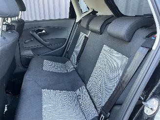 Volkswagen Polo Polo V (6R) Hatchback 1.2 TDI 12V BlueMotion (CFWA(Euro 5)) [55kW]  (1=
0-2009/05-2014) picture 16
