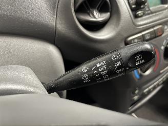 Toyota Yaris Yaris (P1) Hatchback 1.3 16V VVT-i (2NZFE) [63kW]  (08-1999/11-2005) picture 18