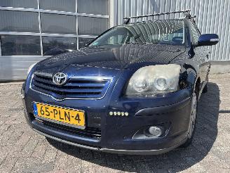 uszkodzony samochody osobowe Toyota Avensis Avensis (T25/B1B) Sedan 2.0 16V D-4D-F (1AD-FTV(Euro 4)) [93kW]  (03-2=
006/10-2008) 2007/10