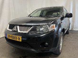 Mitsubishi Outlander Outlander (CW) SUV 2.4 16V Mivec 4x2 (4B12) [125kW]  (11-2006/11-2012)= picture 1