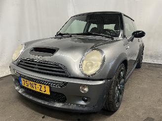 Unfallwagen Mini Mini Mini (R50/53) Hatchback 1.6 16V Cooper S (W11-B16A) [120kW]  (03-2002/=
09-2006) 2004/2