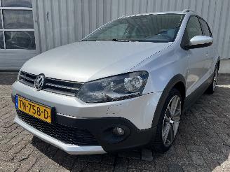 Vaurioauto  passenger cars Volkswagen Polo Polo V (6R) Hatchback 1.6 TDI 16V 105 (CAYC(Euro 5)) [77kW]  (06-2009/=
08-2015) 2011/4