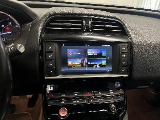 Jaguar XE XE Sedan 2.0 D E-Performance 16V (204DTD(AJ20D4)) [120kW]  (03-2015/..=
=2E) picture 18