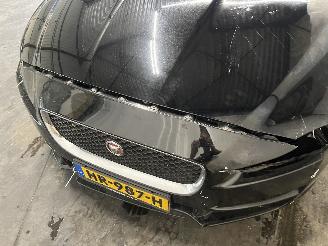 Jaguar XE XE Sedan 2.0 D E-Performance 16V (204DTD(AJ20D4)) [120kW]  (03-2015/..=
=2E) picture 11