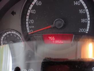 Volkswagen Up! Up! (121) Hatchback 1.0 12V 60 (CHYA) [44kW]  (08-2011/08-2020) picture 2