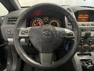 Opel Zafira Zafira (M75) MPV 1.8 16V Ecotec (Z18XER(Euro 4)) [103kW]  (07-2005/04-=
2015) picture 22