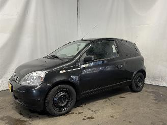 Toyota Yaris Yaris (P1) Hatchback 1.3 16V VVT-i (2SZFE) [63kW]  (08-1999/11-2005) picture 3