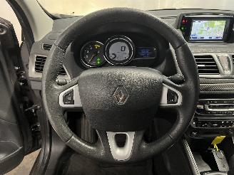 Renault Mégane Megane III Grandtour (KZ) Combi 5-drs 1.5 dCi 110 (K9K-656(K9K-G6)) [8=
1kW]  (02-2009/04-2016) picture 15