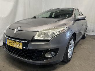 Vaurioauto  passenger cars Renault Mégane Megane III Grandtour (KZ) Combi 5-drs 1.5 dCi 110 (K9K-656(K9K-G6)) [8=
1kW]  (02-2009/04-2016) 2012/5
