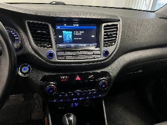 Hyundai Tucson Tucson (TL) SUV 1.7 CRDi 16V 2WD (D4FD) [104kW]  (06-2015/09-2020) picture 16