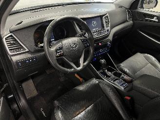 Hyundai Tucson Tucson (TL) SUV 1.7 CRDi 16V 2WD (D4FD) [104kW]  (06-2015/09-2020) picture 13