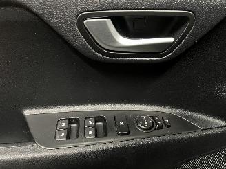 Kia Stonic Stonic (YB) SUV 1.0i T-GDi 12V Eco-Dynamics+ (G3LF) [74kW]  (01-2021/.=
=2E.) picture 22