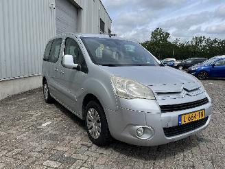 Citroën Berlingo Berlingo Cinqspace, Multispace MPV 1.6 Hdi 16V 90 (DV6ATED4(9HX)) [66k=
W]  (04-2008/12-2018) picture 6