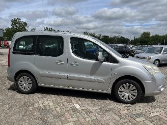 Citroën Berlingo Berlingo Cinqspace, Multispace MPV 1.6 Hdi 16V 90 (DV6ATED4(9HX)) [66k=
W]  (04-2008/12-2018) picture 7