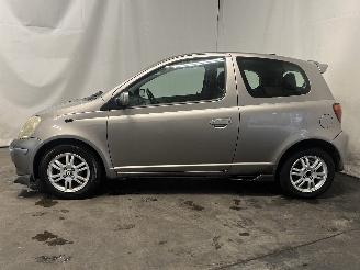 Toyota Yaris Yaris (P1) Hatchback 1.3 16V VVT-i (2SZFE) [64kW]  (04-2002/09-2005) picture 4