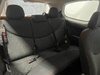 Toyota Yaris Yaris (P1) Hatchback 1.3 16V VVT-i (2SZFE) [64kW]  (04-2002/09-2005) picture 16