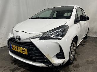 Damaged car Toyota Yaris Yaris III (P13) Hatchback 1.5 16V Dual VVT-iE (2NRFKE) [82kW]  (03-201=
7/09-2020) 2019/11