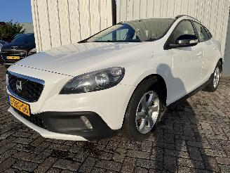 Volvo V-40 V40 Cross Country (MZ) Hatchback 5-drs 1.6 D2 (D4162T) [84kW]  (10-201=
2/12-2016) picture 2