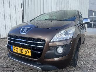 Schadeauto Peugeot 3008 3008 I (0U/HU) MPV 2.0 HYbrid4 16V (DW10CTED4(RHC)) [147kW]  (02-2011/=
08-2016) 2013/11