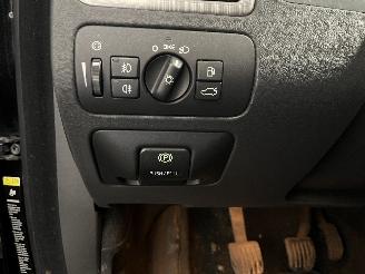 Volvo V-70 V70 (BW) Combi 2.4 D 20V (D5244T5) [120kW]  (04-2007/12-2010) picture 20