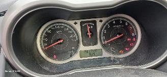 Nissan Note Note (E11) MPV 1.4 16V (CR14DE) [65kW]  (01-2006/08-2013) picture 2
