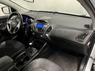 Hyundai Ix35 iX35 (LM) SUV 2.0 16V (G4KD) [120kW]  (01-2010/08-2013) picture 16