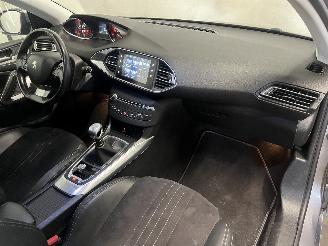 Peugeot 308 308 (L3/L8/LB/LH/LP) Hatchback 5-drs 1.2 12V e-THP PureTech 130 (EB2DT=
S(HNY)) [96kW]  (11-2013/06-2021) picture 16