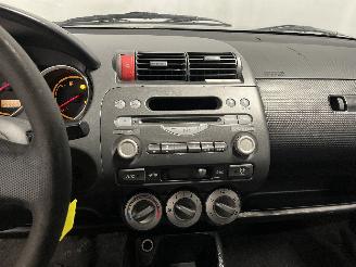 Honda Jazz Jazz (GD/GE2/GE3) Hatchback 1.2 i-DSi (L12A4) [57kW]  (03-2002/07-2008=
) picture 19
