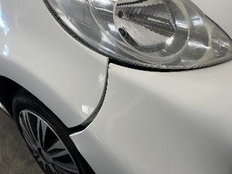 Peugeot 107 107 Hatchback 1.0 12V (384F(1KR)) [50kW]  (06-2005/05-2014) picture 9