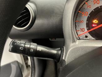 Peugeot 107 107 Hatchback 1.0 12V (384F(1KR)) [50kW]  (06-2005/05-2014) picture 25