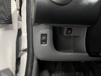 Peugeot 107 107 Hatchback 1.0 12V (384F(1KR)) [50kW]  (06-2005/05-2014) picture 26