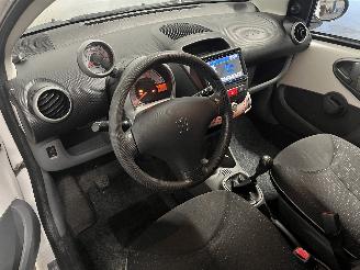 Peugeot 107 107 Hatchback 1.0 12V (384F(1KR)) [50kW]  (06-2005/05-2014) picture 19