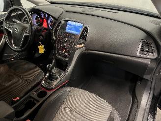 Opel Astra Astra J Sports Tourer (PD8/PE8/PF8) Combi 1.4 Turbo 16V (A14NET(Euro 5=
)) [88kW]  (10-2010/04-2016) picture 13