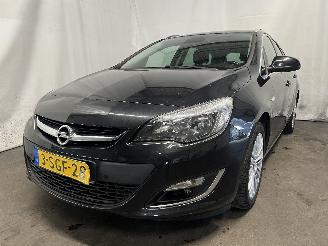 Vaurioauto  passenger cars Opel Astra Astra J Sports Tourer (PD8/PE8/PF8) Combi 1.4 Turbo 16V (A14NET(Euro 5=
)) [88kW]  (10-2010/04-2016) 2013/9