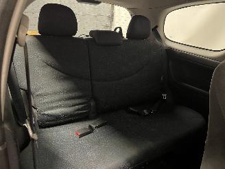 Toyota Yaris Yaris (P1) Hatchback 1.3 16V VVT-i (2SZFE) [64kW]  (04-2002/09-2005) picture 18