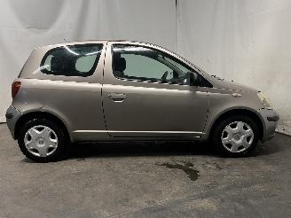 Toyota Yaris Yaris (P1) Hatchback 1.3 16V VVT-i (2SZFE) [64kW]  (04-2002/09-2005) picture 6