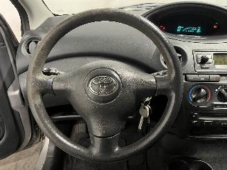 Toyota Yaris Yaris (P1) Hatchback 1.3 16V VVT-i (2SZFE) [64kW]  (04-2002/09-2005) picture 20