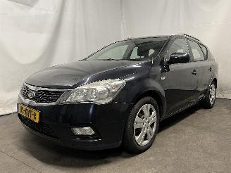 Kia Cee d Cee'd Sporty Wagon (EDF) Combi 1.4 16V (G4FA) [66kW]  (07-2009/12-2012=
) picture 3