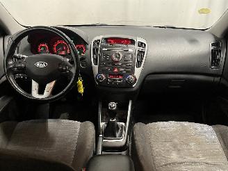 Kia Cee d Cee'd Sporty Wagon (EDF) Combi 1.4 16V (G4FA) [66kW]  (07-2009/12-2012=
) picture 15
