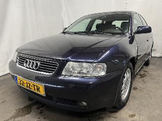 Voiture accidenté Audi A3 A3 (8L1) Hatchback 1.6 (BFQ) [75kW]  (08-2000/05-2003) 2002/10