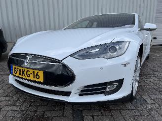 damaged passenger cars Tesla Model S Model S Liftback 85 (L1S) [270kW]  (09-2012/02-2016) 2014/9