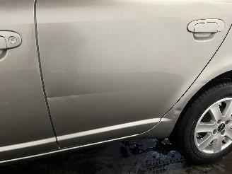 Toyota Yaris Yaris (P1) Hatchback 1.3 16V VVT-i (2SZFE) [64kW]  (04-2002/09-2005) picture 9