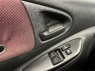 Toyota Yaris Yaris (P1) Hatchback 1.3 16V VVT-i (2SZFE) [64kW]  (04-2002/09-2005) picture 22