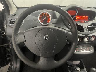Renault Twingo Twingo II (CN) Hatchback 3-drs 1.2 16V (D4F-764(D4F-E7)) [55kW]  (03-2=
007/09-2014) picture 15