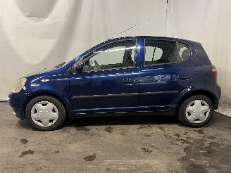 Toyota Yaris Yaris (P1) Hatchback 1.3 16V VVT-i (2SZFE) [64kW]  (04-2002/09-2005) picture 4