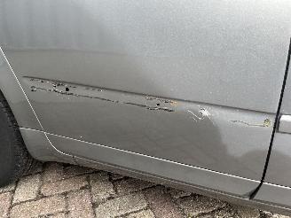 Audi A4 A4 Avant (B7) Combi 2.0 TDI 16V Quattro (BRD) [125kW]  (06-2006/06-200=
8) picture 13