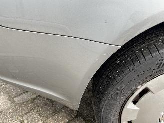 Audi A4 A4 Avant (B7) Combi 2.0 TDI 16V Quattro (BRD) [125kW]  (06-2006/06-200=
8) picture 14